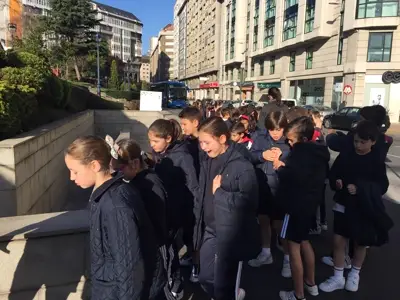 Salida de 3º y 4º de Primaria al teatro en inglés, con la obra «Peter Pan». Curso 2016-17, foto 11 de 56
