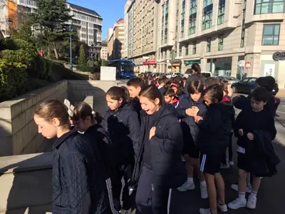 Salida de 3º y 4º de Primaria al teatro en inglés, con la obra «Peter Pan». Curso 2016-17, foto 12 de 56