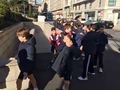 Salida de 3º y 4º de Primaria al teatro en inglés, con la obra «Peter Pan». Curso 2016-17, foto 14 de 56