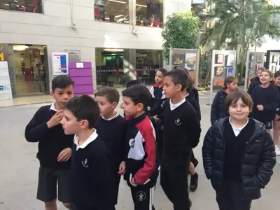 Salida de 3º y 4º de Primaria al teatro en inglés, con la obra «Peter Pan». Curso 2016-17, foto 17 de 56