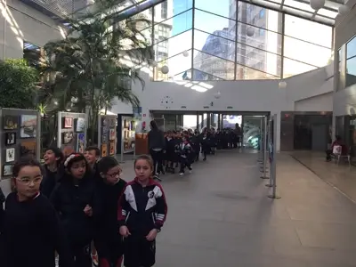Salida de 3º y 4º de Primaria al teatro en inglés, con la obra «Peter Pan». Curso 2016-17, foto 18 de 56