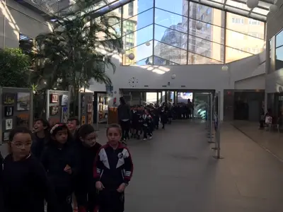 Salida de 3º y 4º de Primaria al teatro en inglés, con la obra «Peter Pan». Curso 2016-17, foto 19 de 56