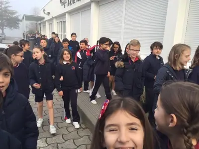 Salida de 3º y 4º de Primaria al teatro en inglés, con la obra «Peter Pan». Curso 2016-17, foto 2 de 56