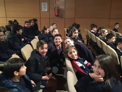 Salida de 3º y 4º de Primaria al teatro en inglés, con la obra «Peter Pan». Curso 2016-17, foto 32 de 56