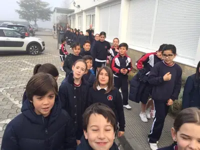 Salida de 3º y 4º de Primaria al teatro en inglés, con la obra «Peter Pan». Curso 2016-17, foto 3 de 56