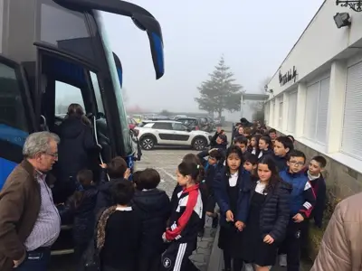 Salida de 3º y 4º de Primaria al teatro en inglés, con la obra «Peter Pan». Curso 2016-17, foto 7 de 56