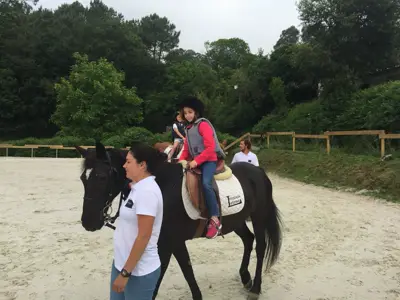 Excursión de 3º y 4º de Primaria al centro equestre «As Leiras». Curso 2016-17, foto 106 de 174